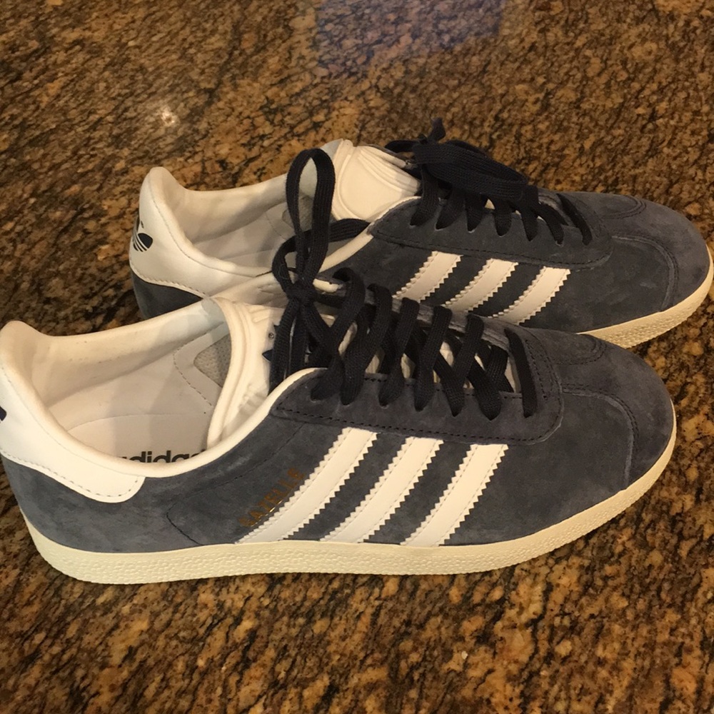❤️SOLD❤️❤️❤️Adidas Gazelle in blue suede