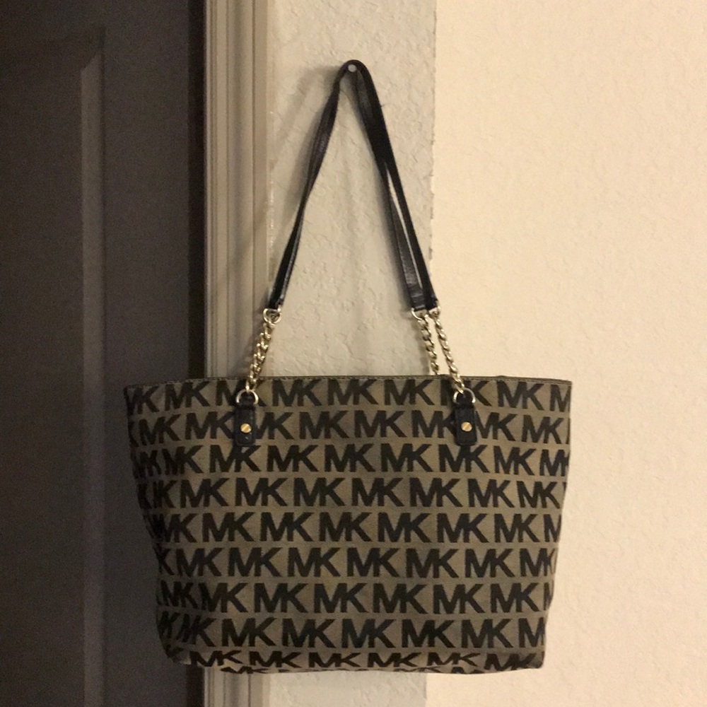Michael Kors purse