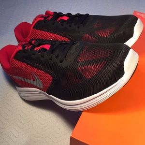 NIKE REVOLUTION 3 🌊⚙️