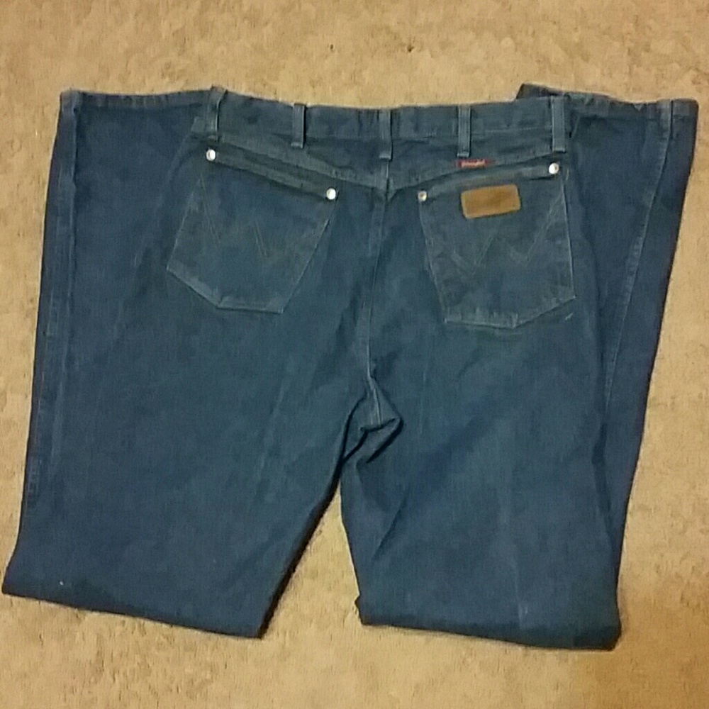 Men's relaxed Wranglers 34 by 36