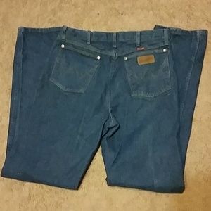 Men's relaxed Wranglers 34 by 36