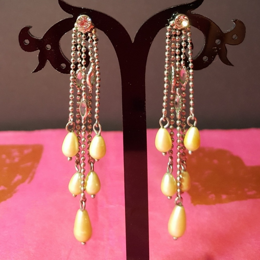 Womans Dangle Drop Pearl & Crystal Earrings NWOT