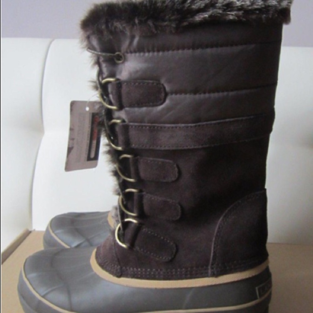 NWT Land’s End Snow Boots, Sz7