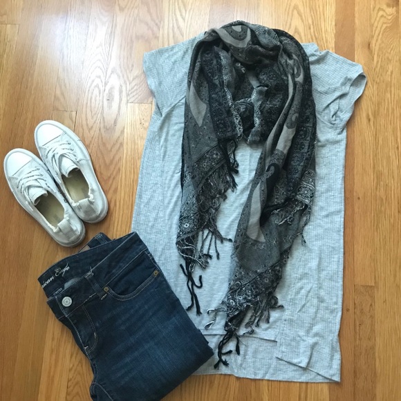mossimo Tops - 🌼 Gray T-shirt