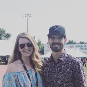 Meet your Posher, Caitlin