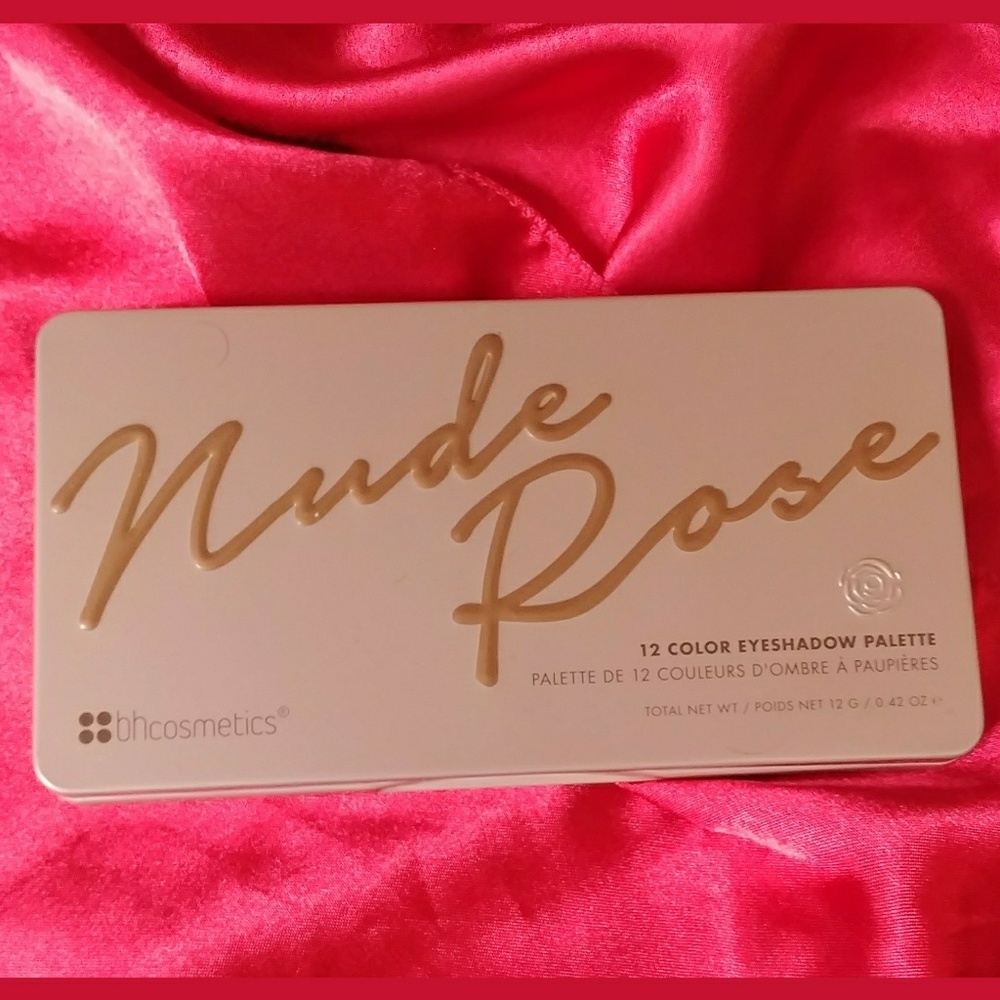 Nude rose eyeshadow palatte