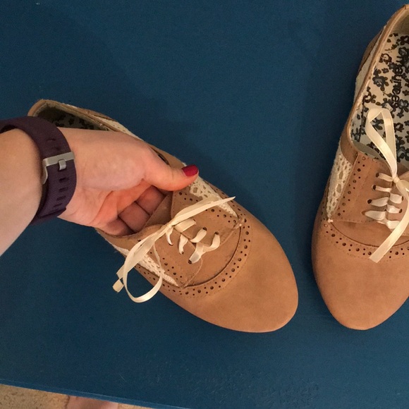 Shoes - Picture 2 of 2