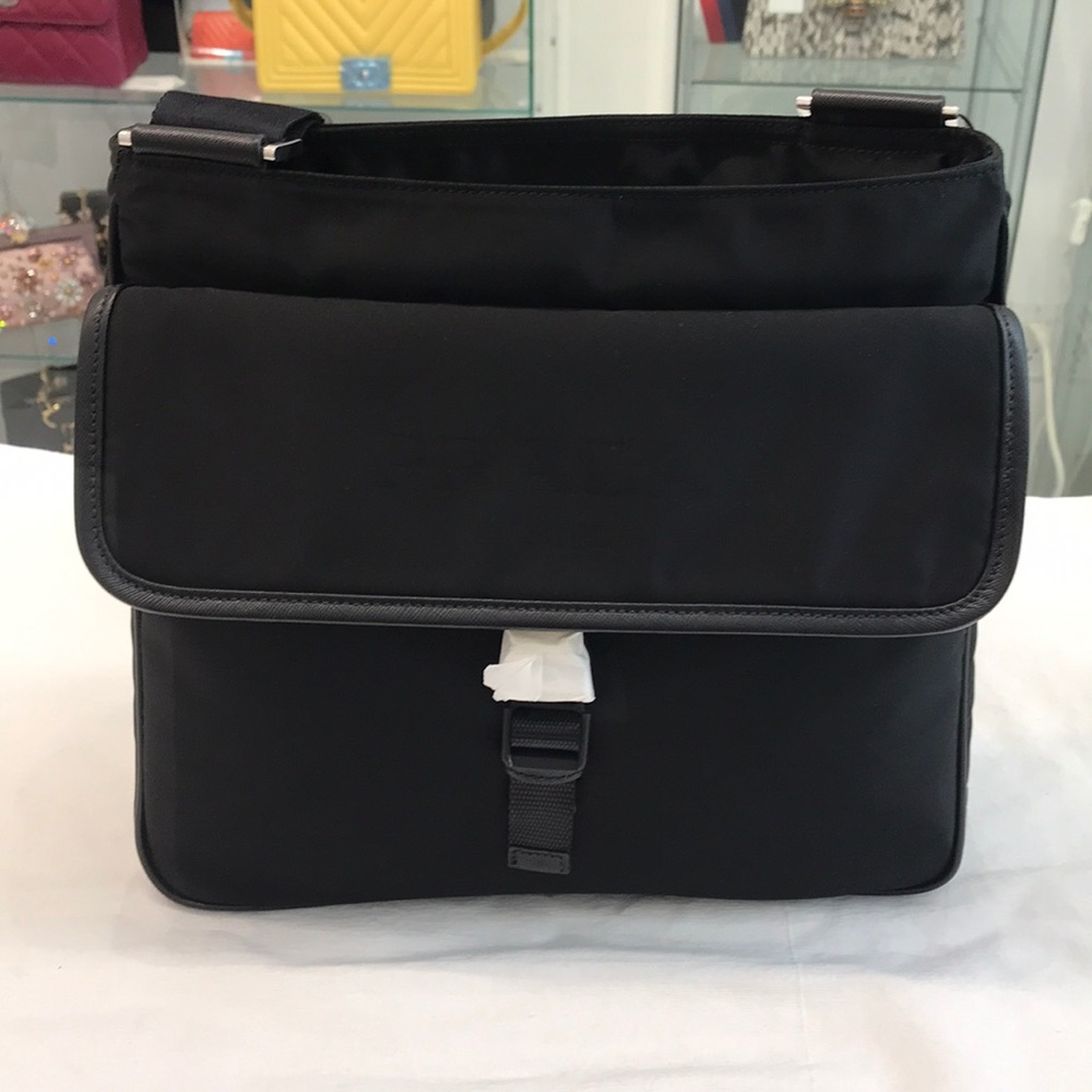 BRAND NEW & AUTHENTIC! Prada messenger bag