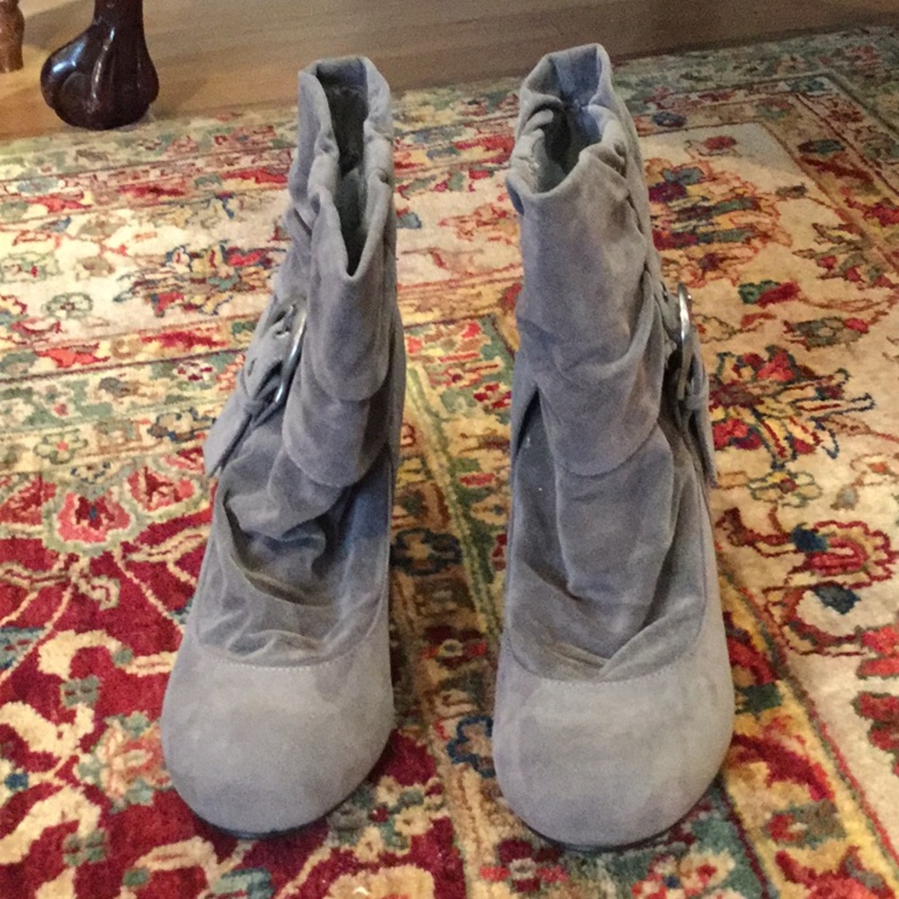 Grey suede booties. Sinched top
