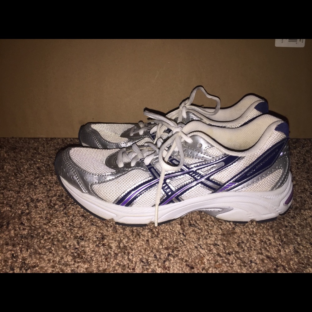 Running shoes - Picture 3 of 3
