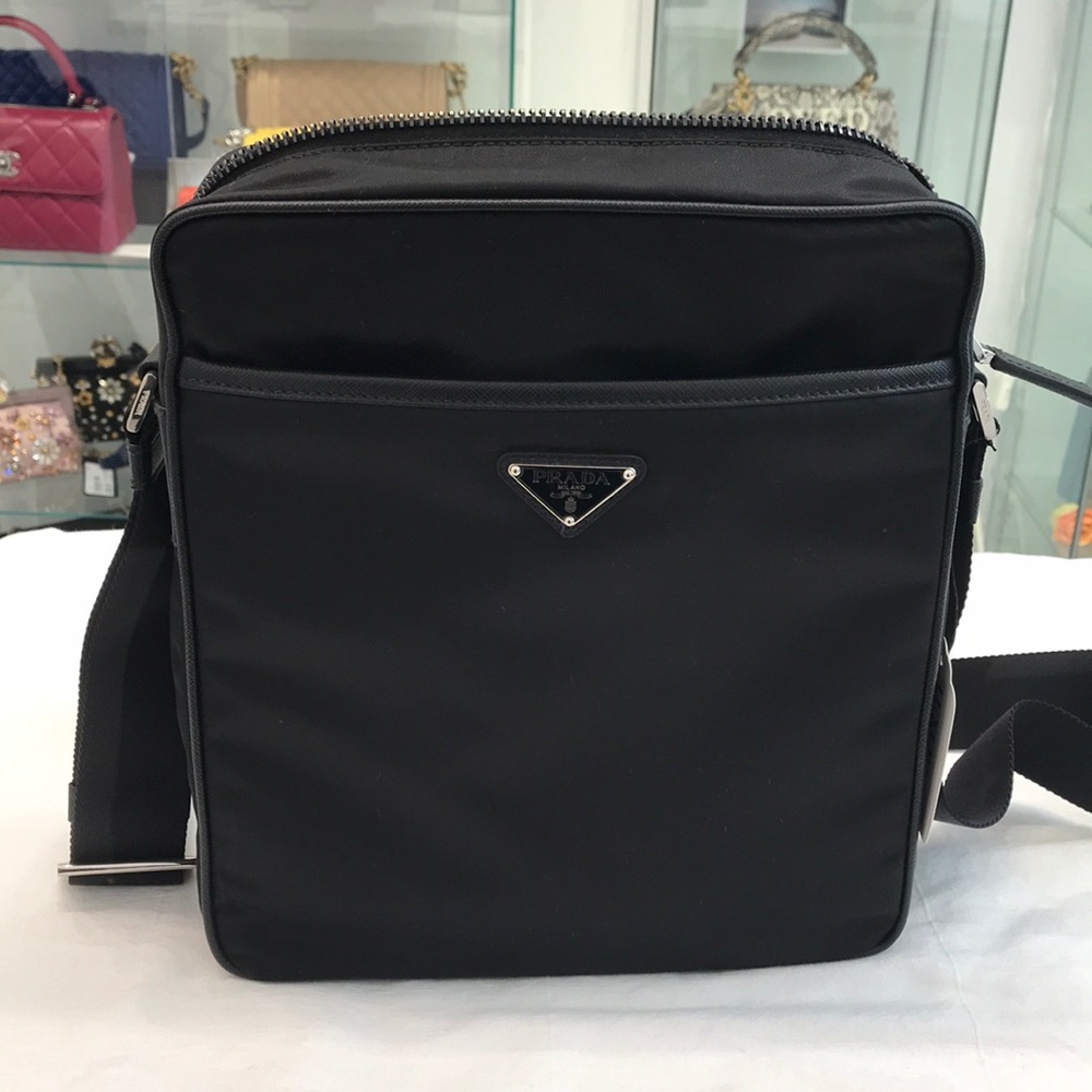 BRAND NEW & AUTHENTIC! Prada messenger bag