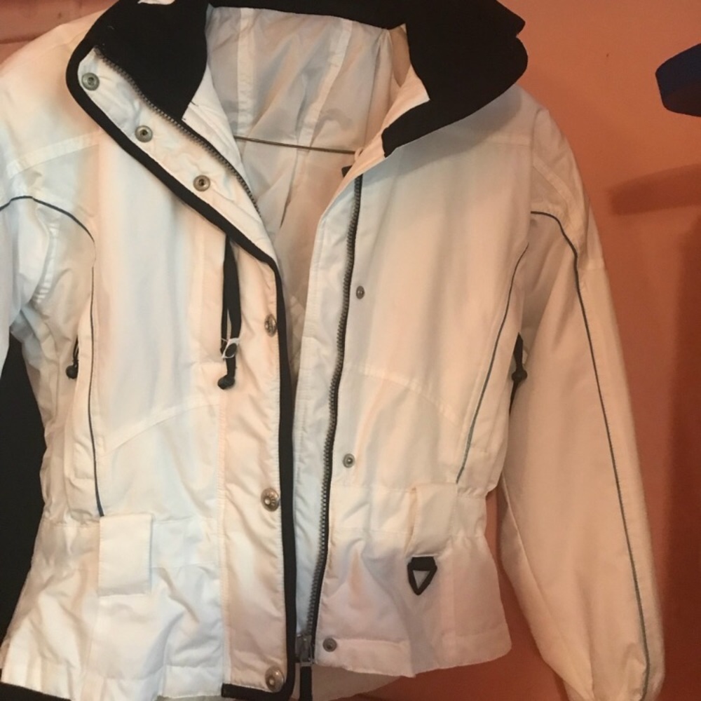 Size 6 Ladies Obermeyer Ski Jacket