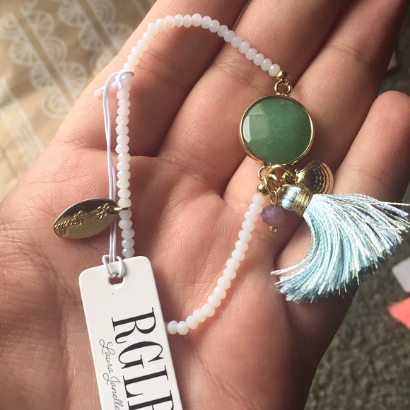 Gorgeous stretchy bracelet with tassel NWT - Picture 5 of 6