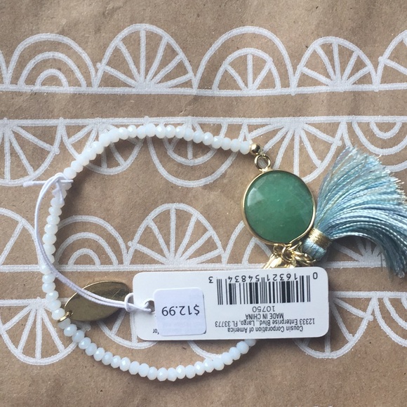 Gorgeous stretchy bracelet with tassel NWT - Picture 6 of 6