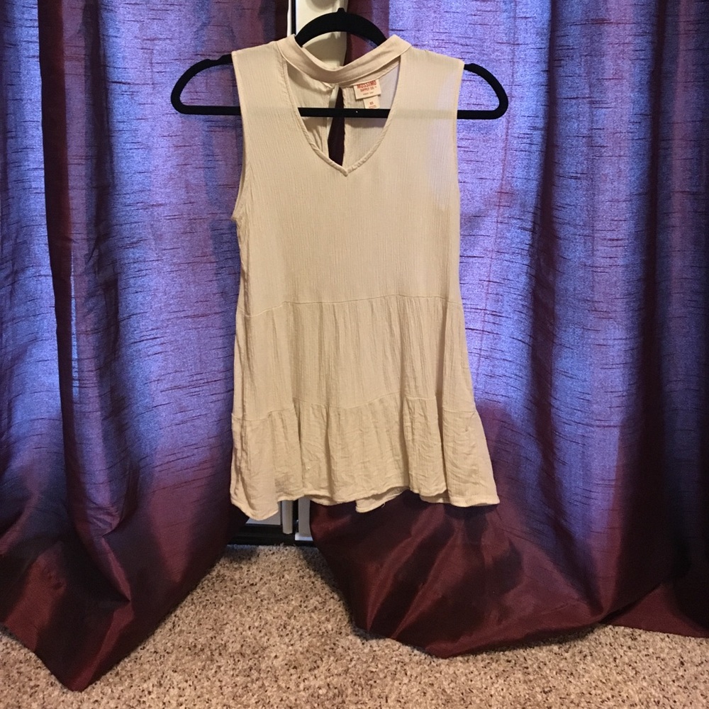 Mossimo Sleeveless Cream/Beige Casual Top