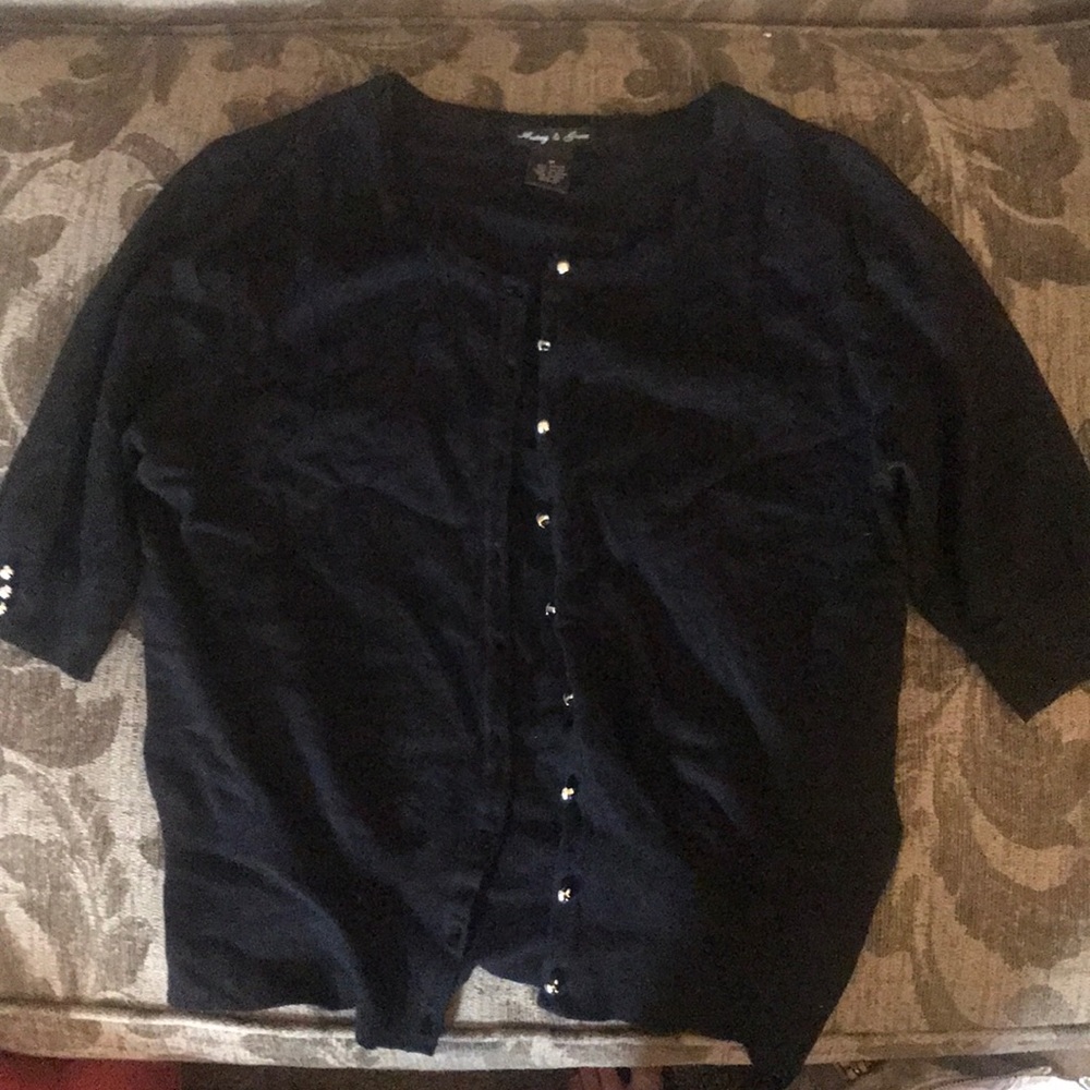 Black short sleeve sweater