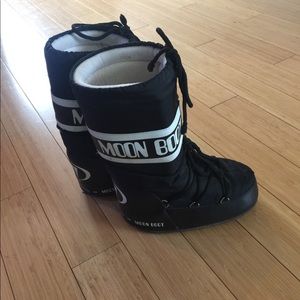 Moon Boots