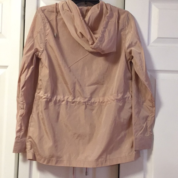 Stylish and Trendy raincoat - Picture 3 of 4