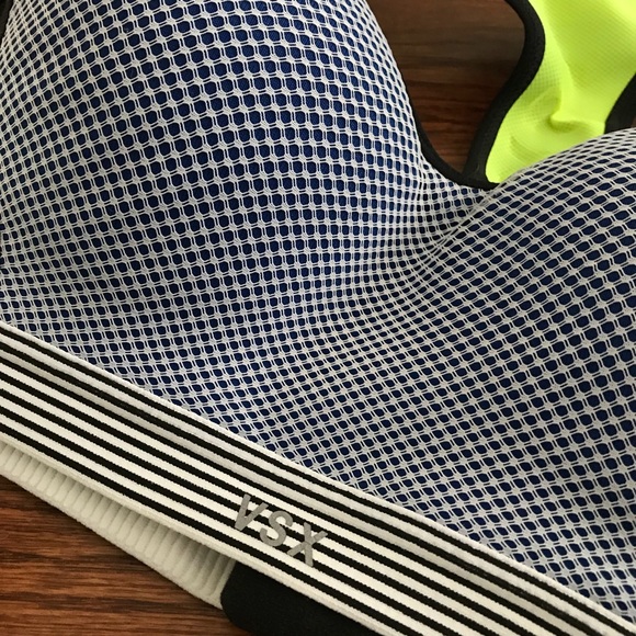 TWO Incredible by Victoria’s Secret sport bras 34A - Picture 3 of 5