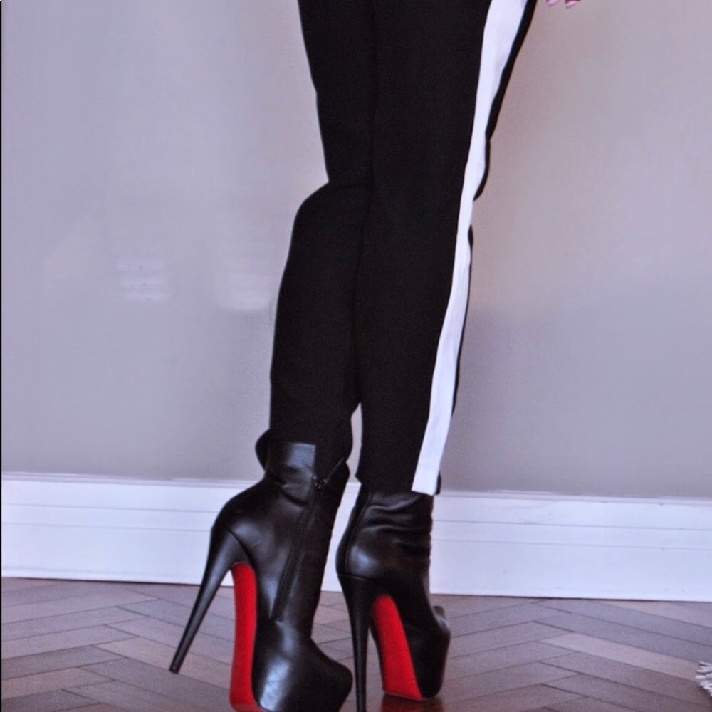 Christian Louboutin Daf Black Leather 39.5