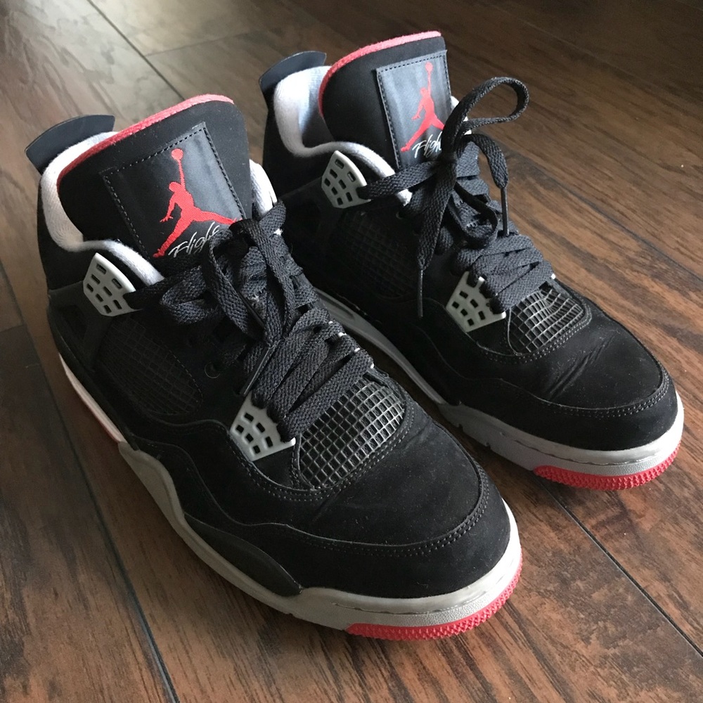 Jordan retro 4 Bred Cement Black Fire Red size 9