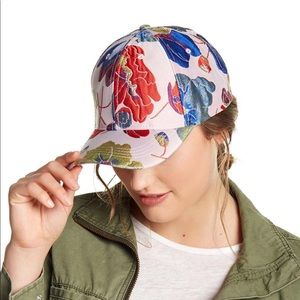 ❤️BETSEY JOHNSON CAP