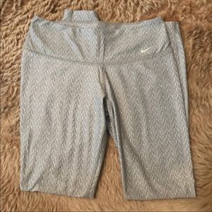 Nike leggings