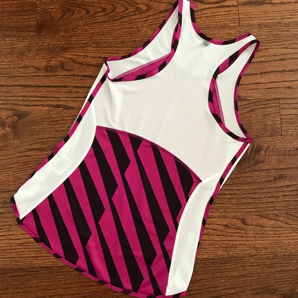 Nike DRI-FIT running top XS - Picture 3 of 3