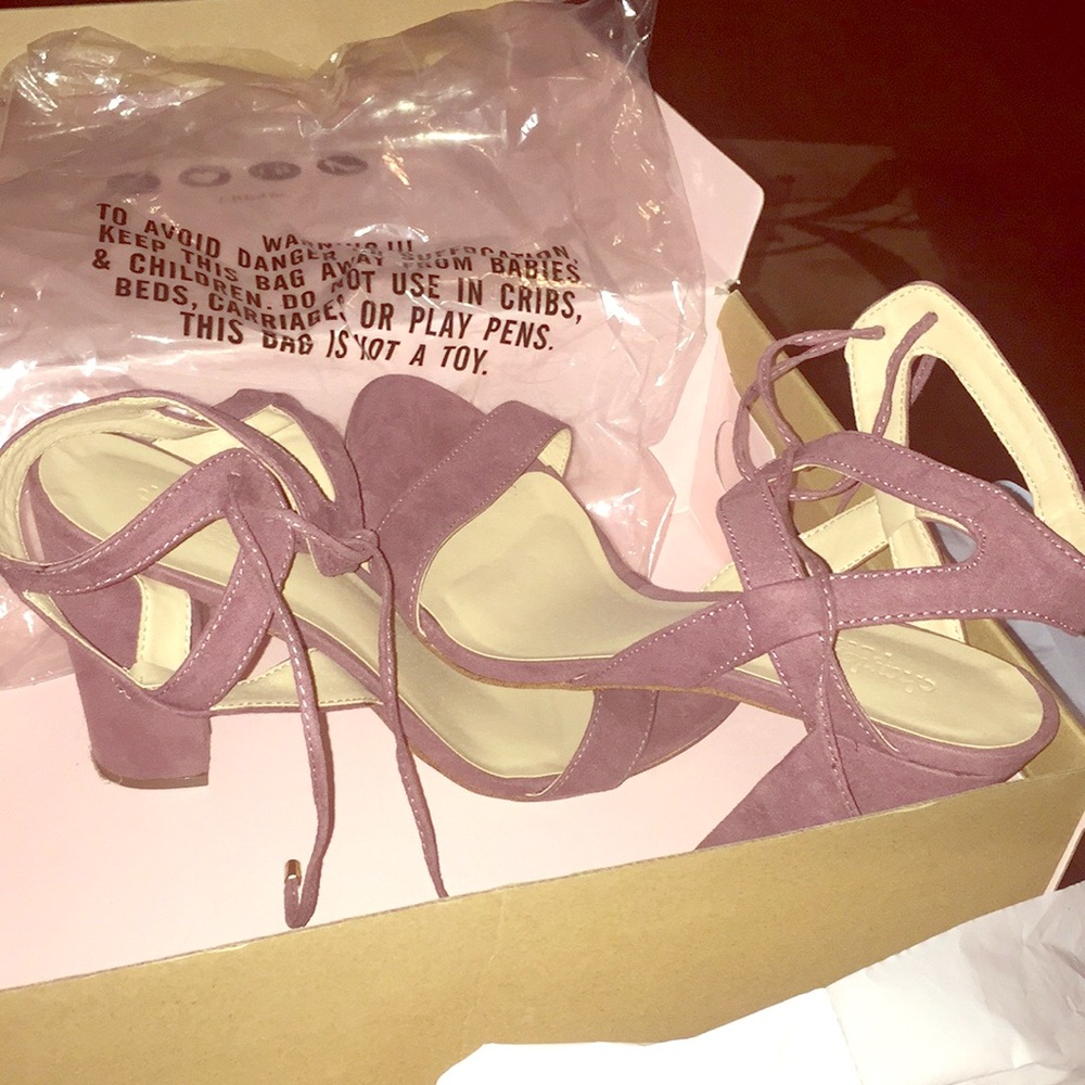Women's shoes