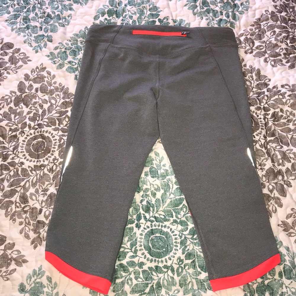 Workout capris - Picture 3 of 3