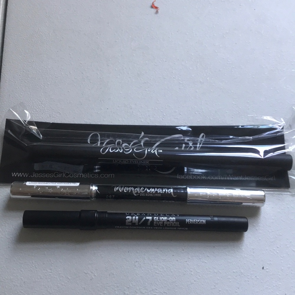 Eyeliner bundle!