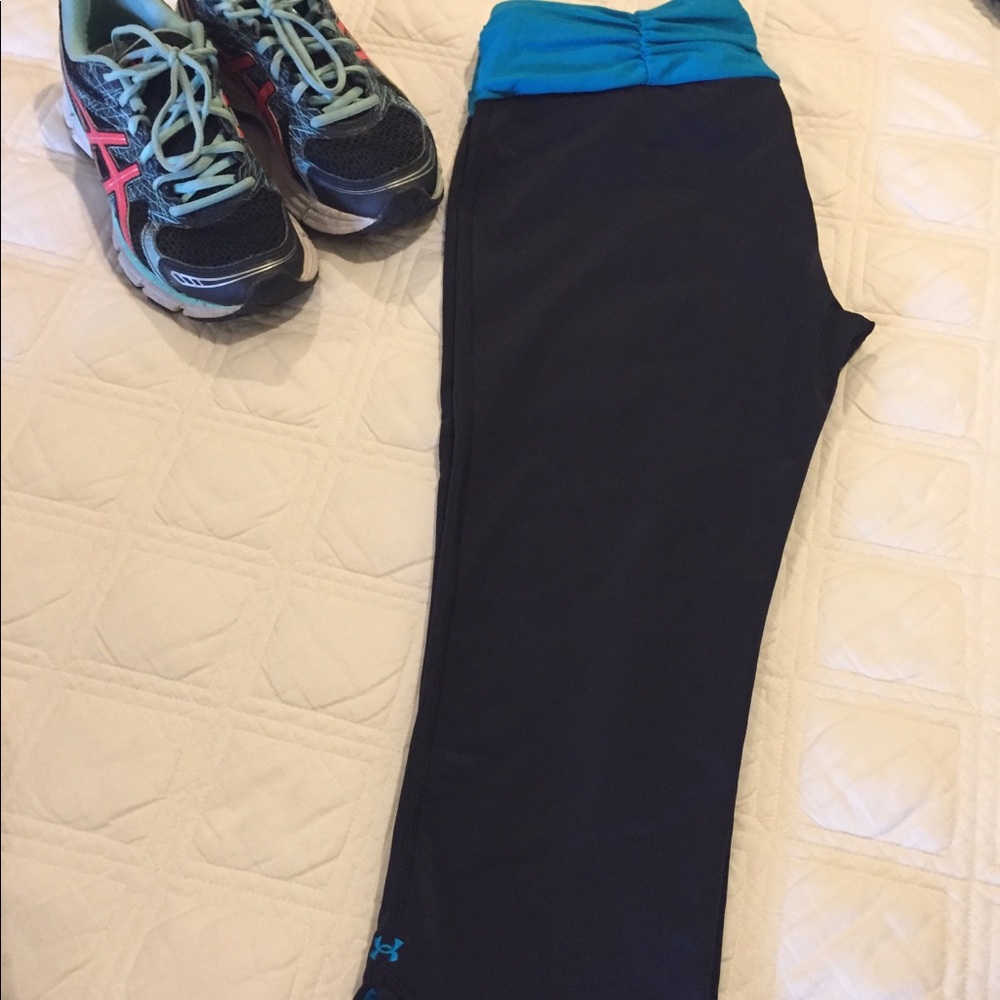Under Armour Yoga Athletic Pants - Large