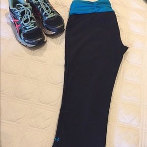 Under Armour Yoga Athletic Pants - Large