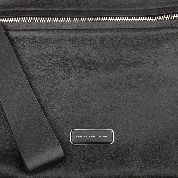 Marc by Marc Jacobs leather clutch/wristlet - Picture 2 of 7