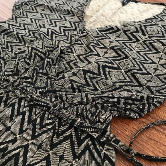 Forever 21 romper S - Picture 2 of 3