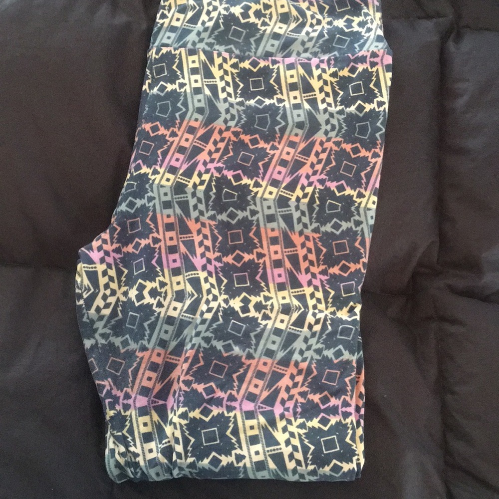 LuLaRoe TC leggings!