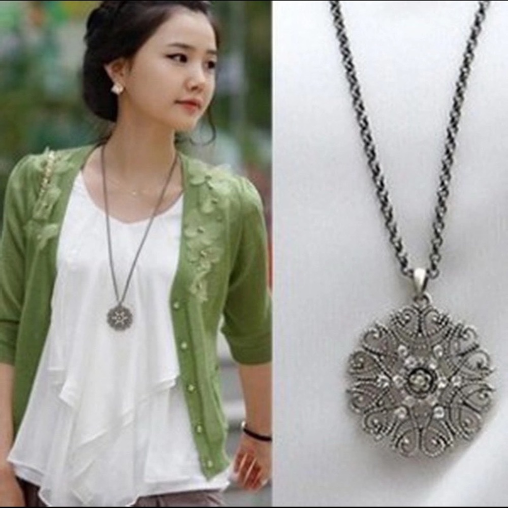 ☀️ Gunmetal Chain & Pendant w/ Crystals - Picture 4 of 4