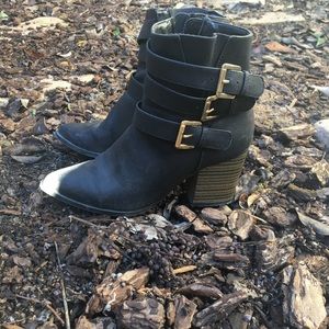 Women’s Qupid booties