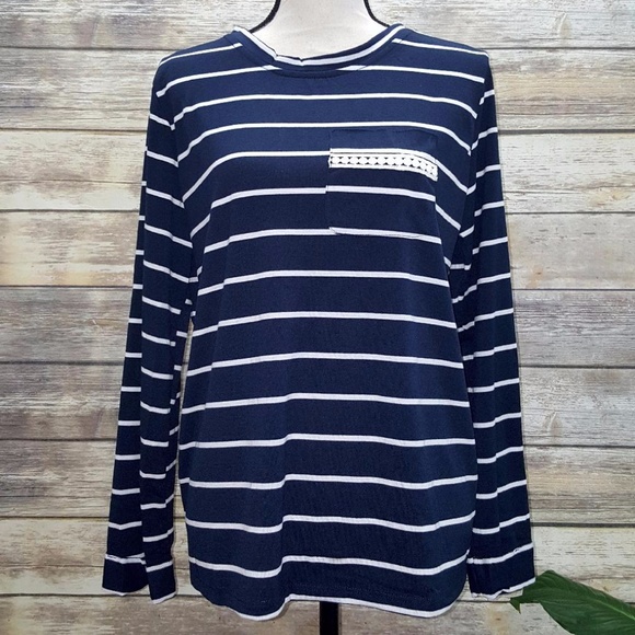 Long Sleeve Cotton Top with Lace-up Back - Picture 3 of 6