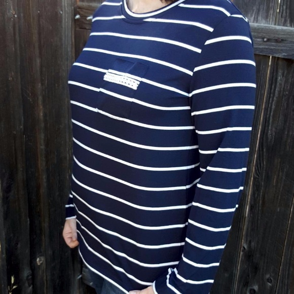 Long Sleeve Cotton Top with Lace-up Back - Picture 6 of 6