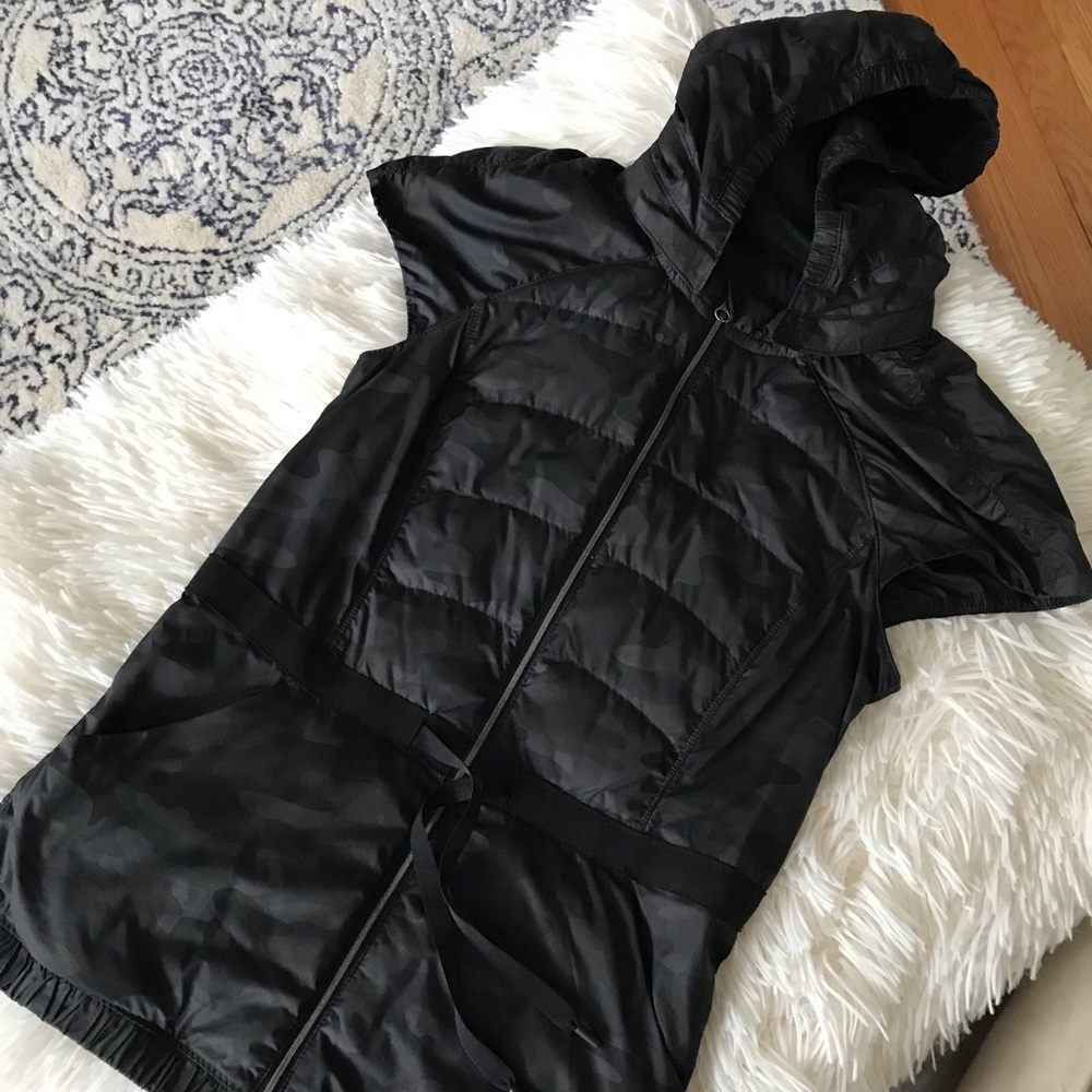 Lululemon Spring Fling Blk Camo Vest, Sz 4