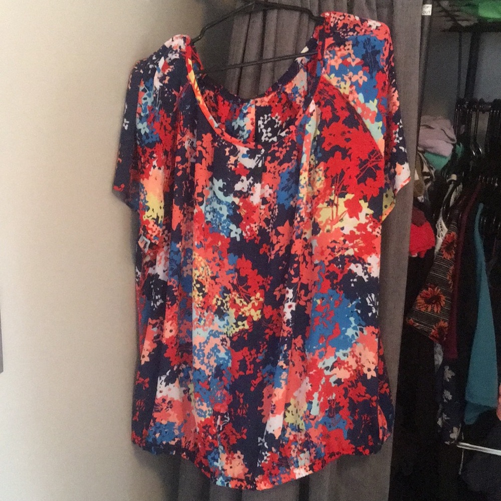 Fun colorful top!