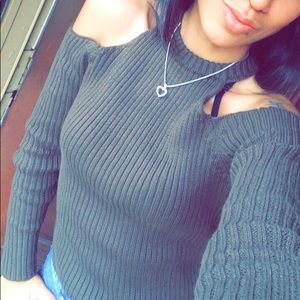 Open shoulder sweater 💚