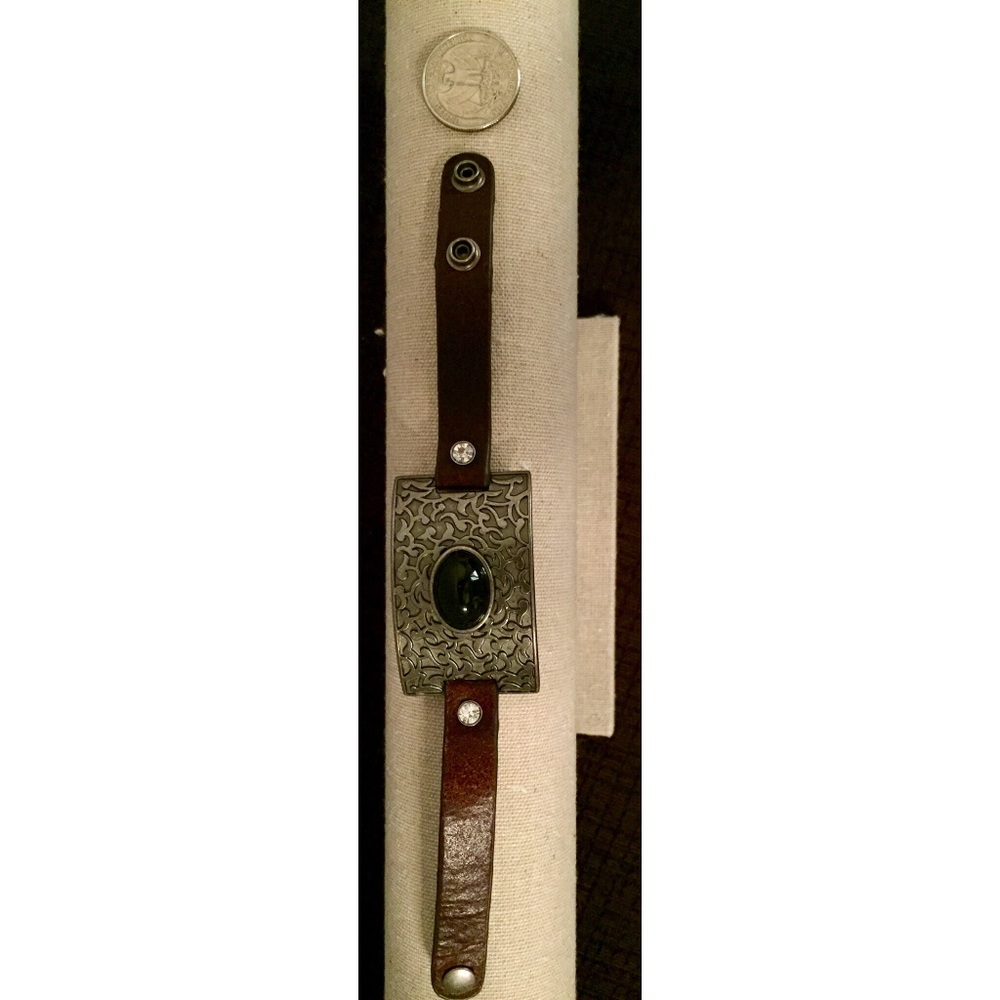 Buckle Brand (BKE) Leather Belt Buckle Bracelet