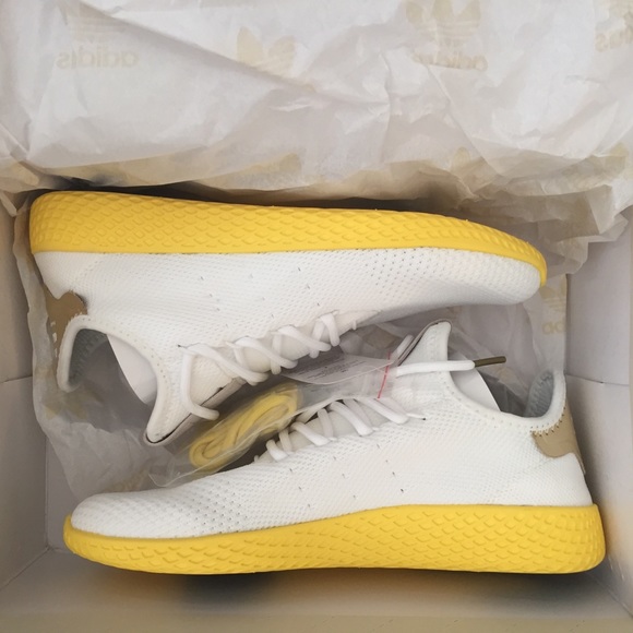 le adidas originali pharrell tennis hu giallo poshmark le adidas originali pharrell tennis hu giallo poshmark