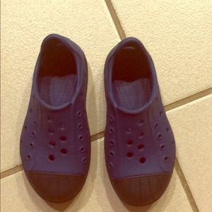 Toddler crocs size 9