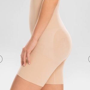 Assets by SPANX shapewear