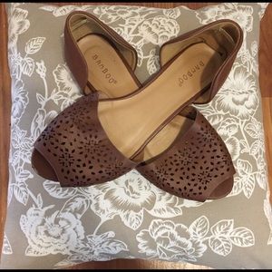 🎉Sale🎉 Modcloth laser-cut open toe flats in 9.5