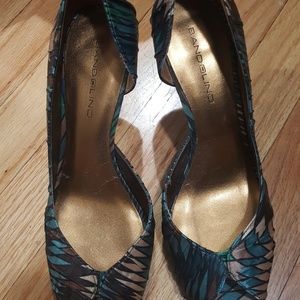 Bandolino multi colored peep toe heel.