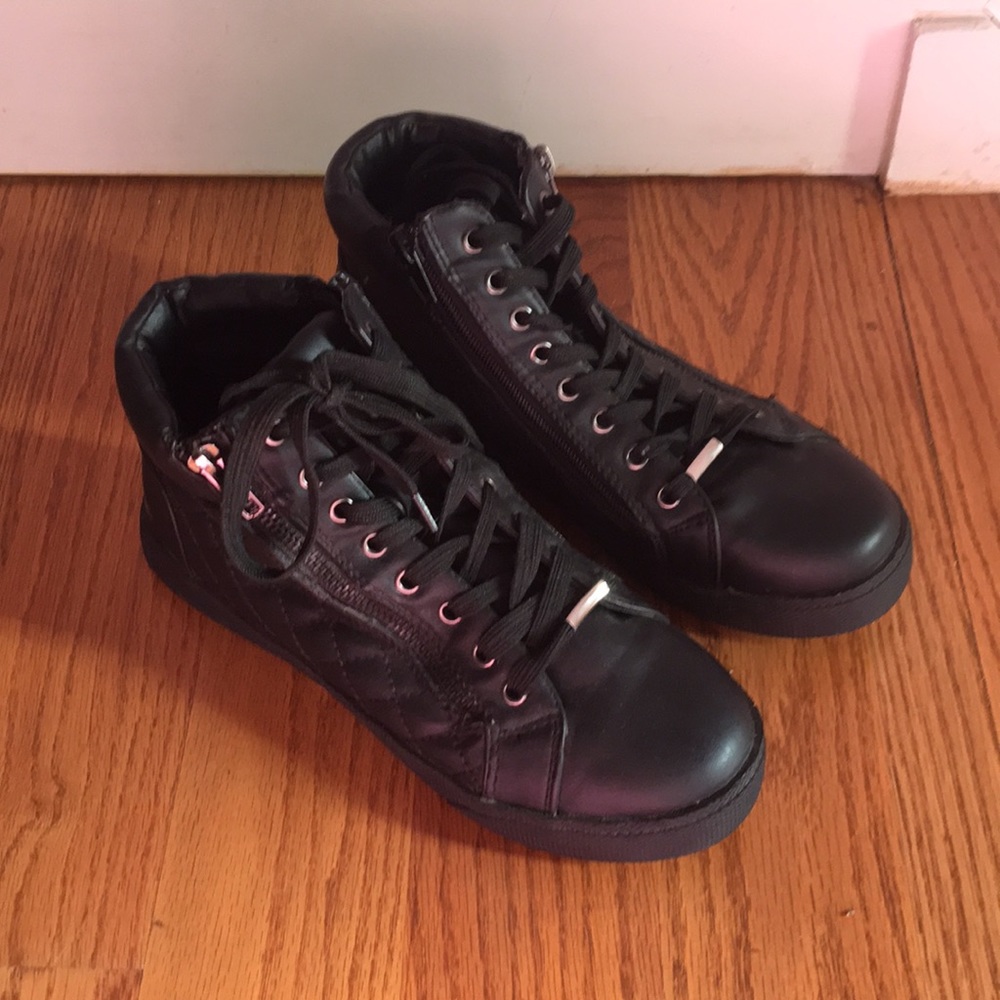 Steve Madden women’s sneaker